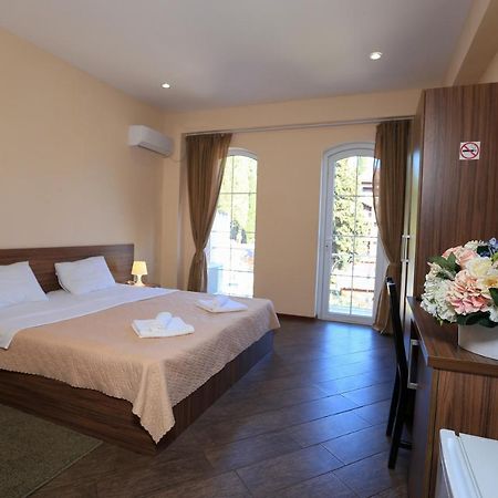 Hotel Nikopoli On Vodopadnaya 21А New Athos Zewnętrze zdjęcie