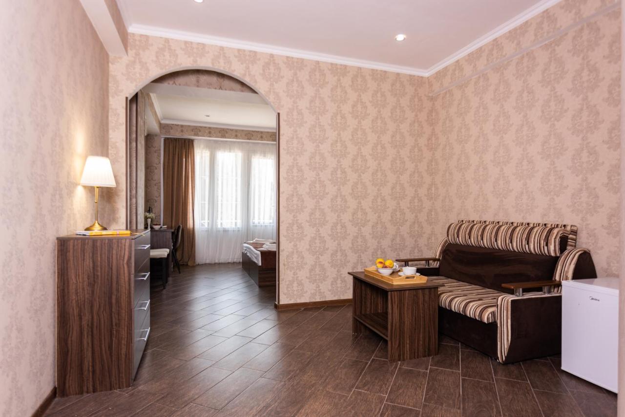 Hotel Nikopoli On Vodopadnaya 21А New Athos Zewnętrze zdjęcie