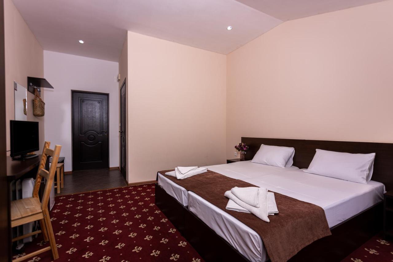 Hotel Nikopoli On Vodopadnaya 21А New Athos Zewnętrze zdjęcie