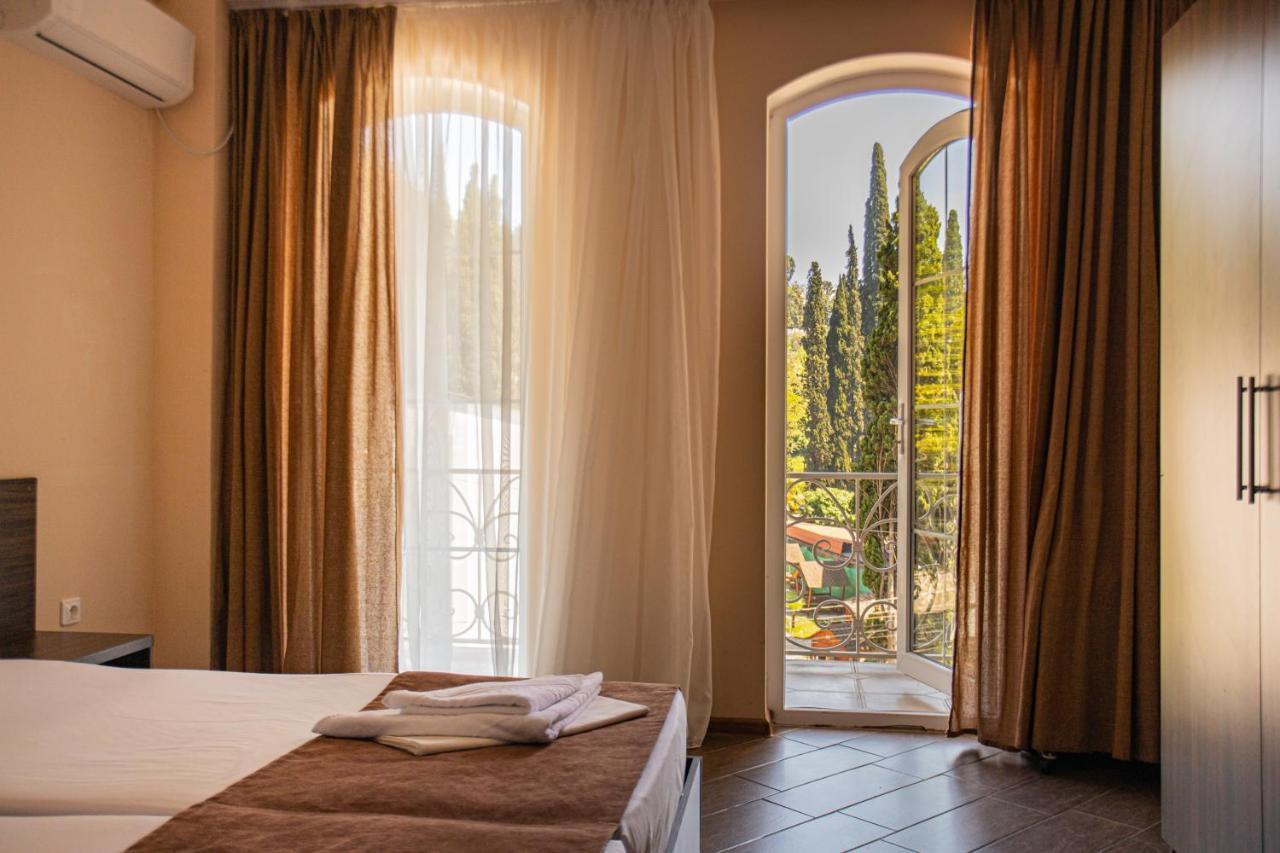Hotel Nikopoli On Vodopadnaya 21А New Athos Zewnętrze zdjęcie